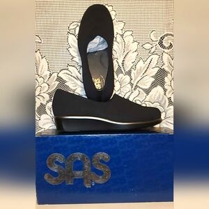 SAS Bliss Slip-On Wedge Size 7WW
